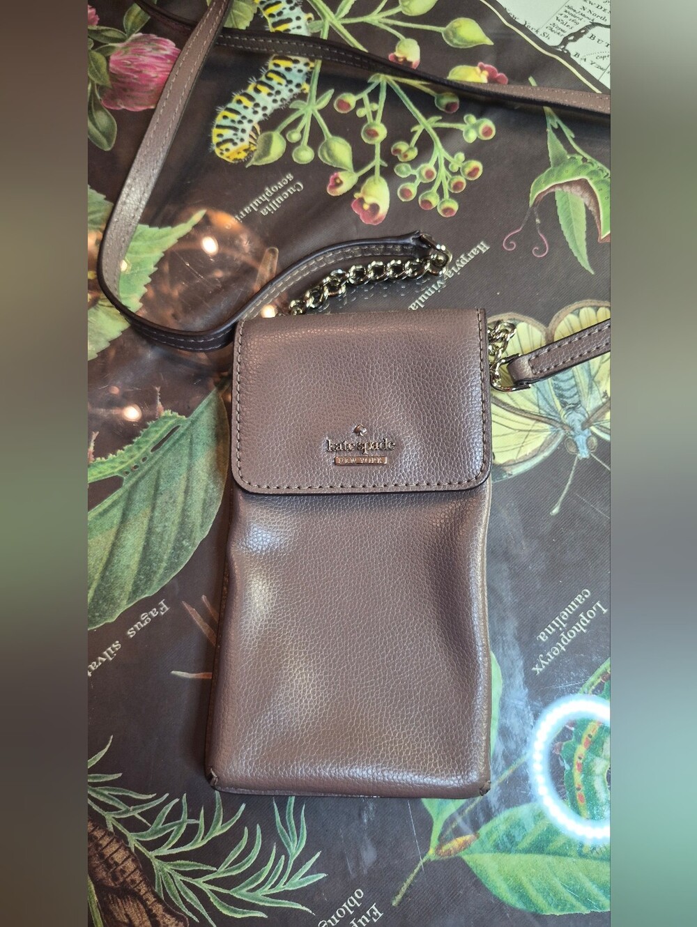 kate spade taupe leather crossbody phone pouch with chain-accent strap